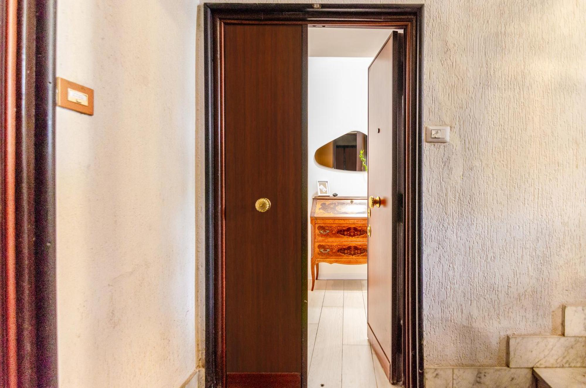Pensión Dimora Clodia-casa Intera Con Stanza Privata E Bagno In Condivisione