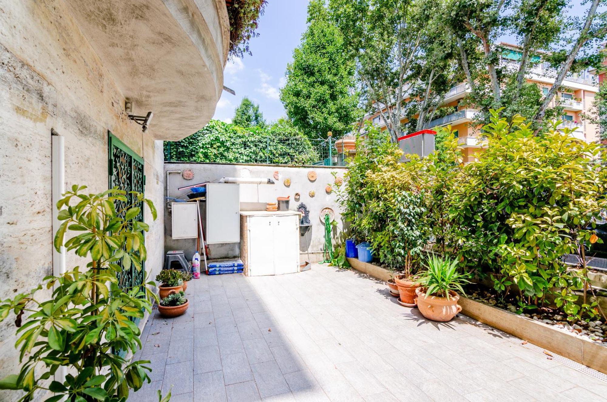 Dimora Clodia-casa Intera Con Stanza Privata E Bagno In Condivisione Pensión Roma